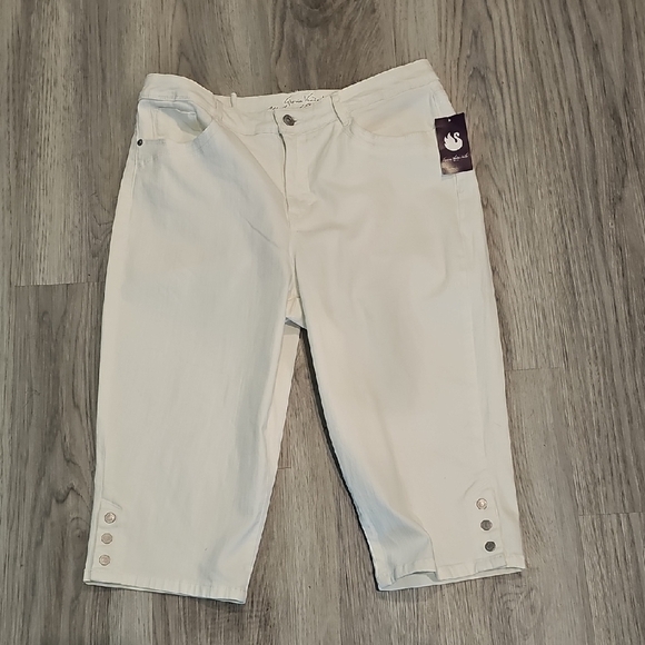 Gloria Vanderbilt Women's White Skimmer Pants 14 NWT - Picture 1 of 3